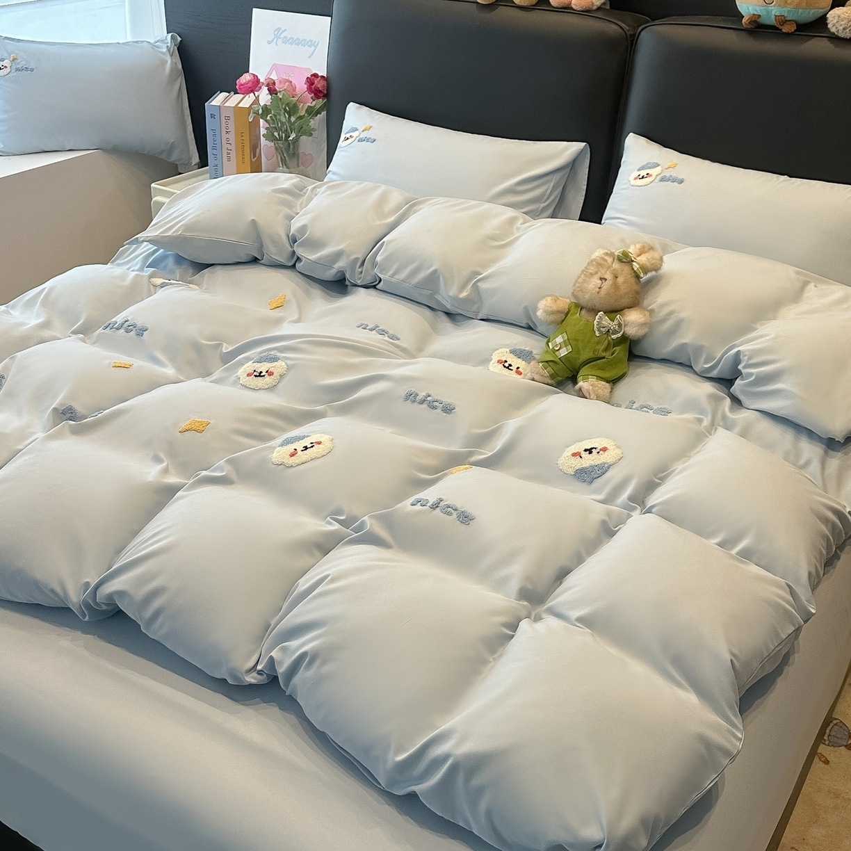 91家纺网 家纺一手货源 找家纺 韩巢家纺 2026新款水洗棉毛巾绣四件套 哈哈狗-浅蓝