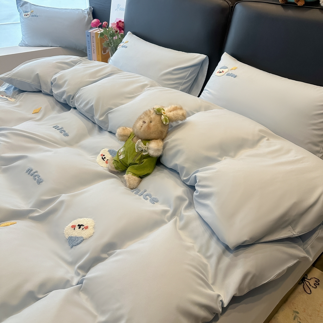 91家纺网 家纺一手货源 找家纺 韩巢家纺 2026新款水洗棉毛巾绣四件套 哈哈狗-浅蓝