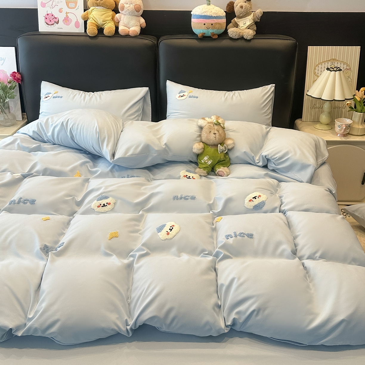 91家纺网 家纺一手货源 找家纺 韩巢家纺 2026新款水洗棉毛巾绣四件套 哈哈狗-浅蓝