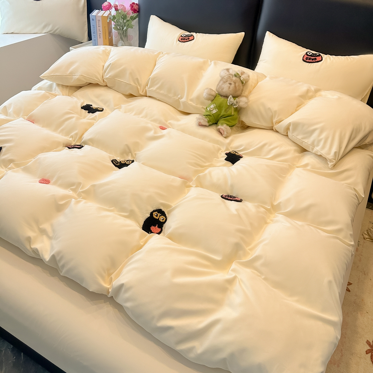 91家纺网 家纺一手货源 找家纺 韩巢家纺 2026新款水洗棉毛巾绣四件套 幸运猫-奶黄