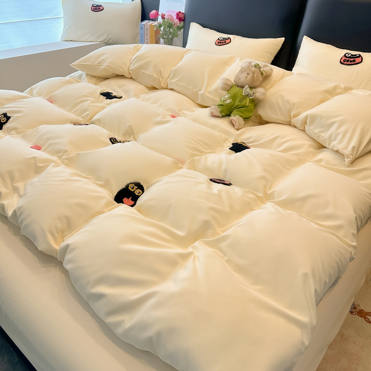 91家纺网 家纺一手货源 找家纺 韩巢家纺 2026新款水洗棉毛巾绣四件套 幸运猫-奶黄