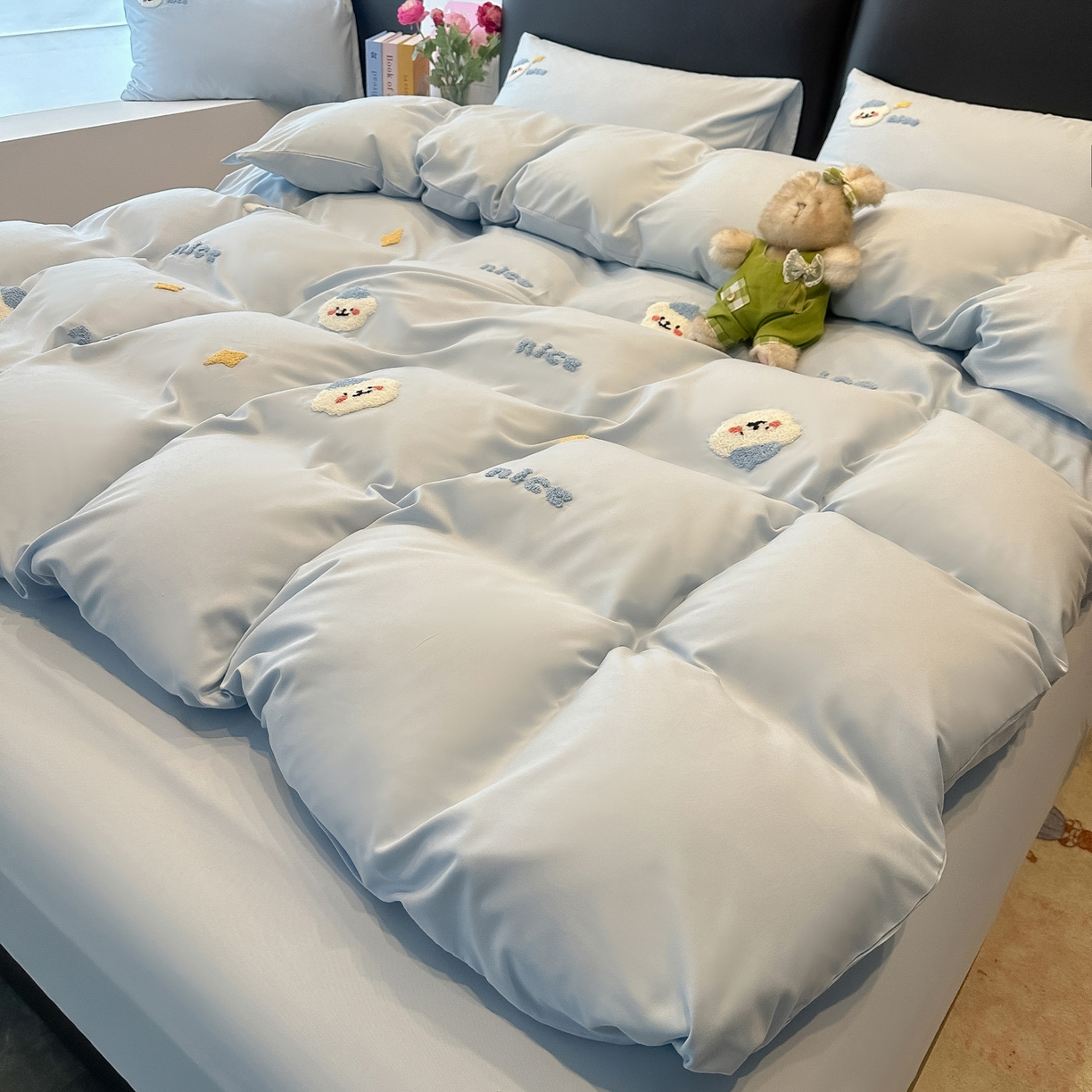 91家纺网 家纺一手货源 找家纺 韩巢家纺 2026新款水洗棉毛巾绣四件套 哈哈狗-浅蓝