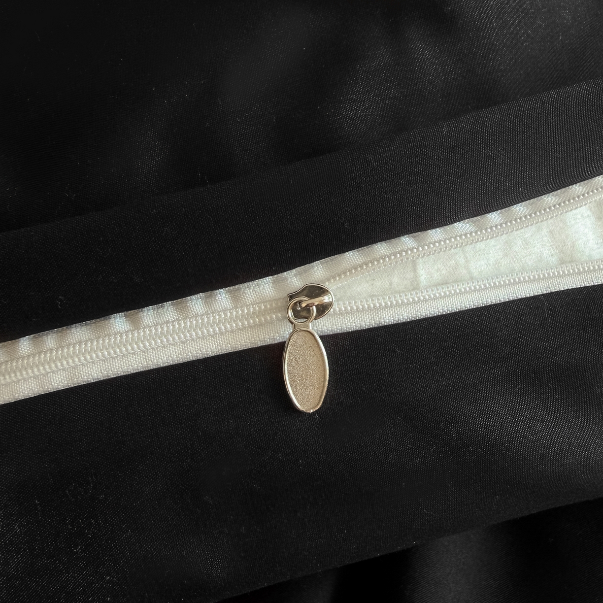 91家纺网 家纺一手货源 找家纺 赫然家纺 2026新款纯色磨毛系列床单款四件套 纯黑色