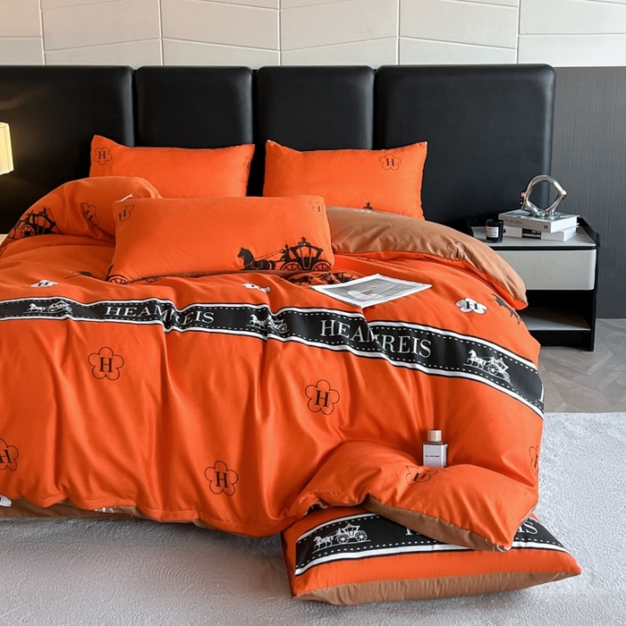 91家纺网 家纺一手货源 找家纺 友承家纺 2026新款床上用品加厚磨毛大牌风四件套春夏床单磨毛被套高级奢华宿舍三件套欧洲站 爱玛橙