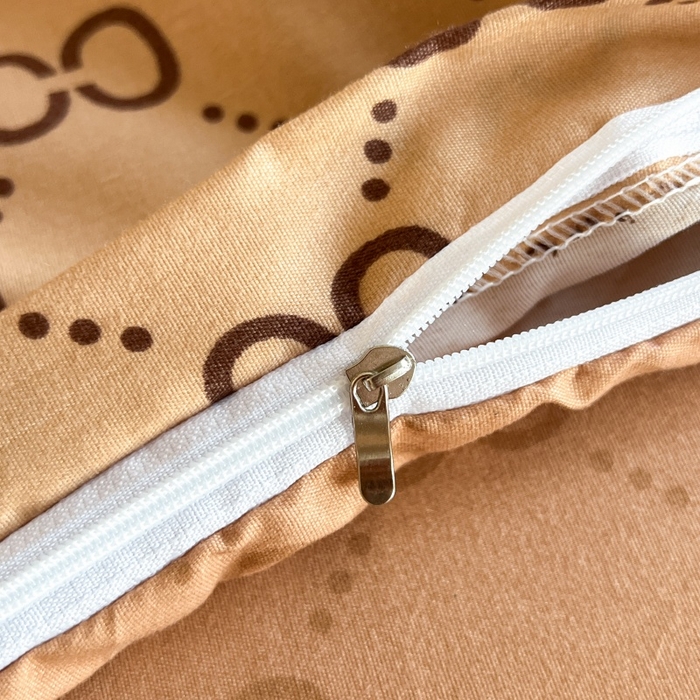 91家纺网 家纺一手货源 找家纺 友承家纺 2026新款床上用品加厚磨毛大牌风四件套春夏床单磨毛被套高级奢华宿舍三件套欧洲站 卡其酷