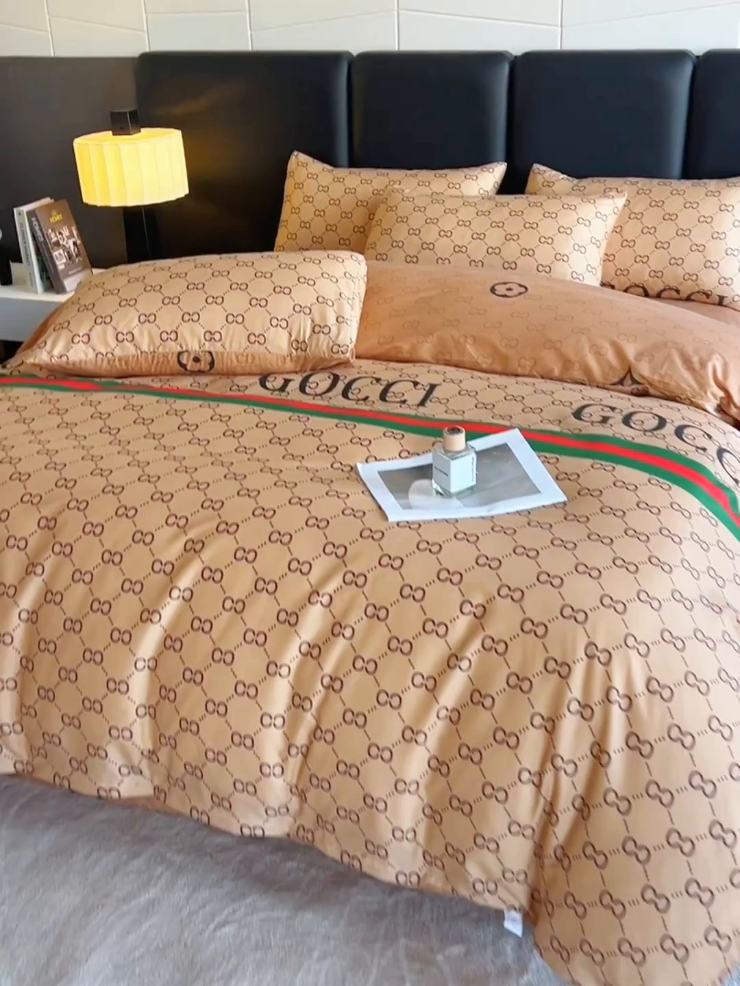 91家纺网 家纺一手货源 找家纺 友承家纺 2026新款床上用品加厚磨毛大牌风四件套春夏床单磨毛被套高级奢华宿舍三件套欧洲站 卡其酷