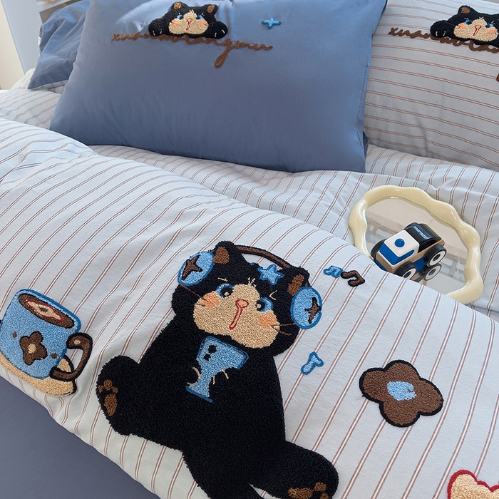 91家纺网 家纺一手货源 找家纺 （总）炫拼家纺 2026新款多巴胺系列A类全棉40支水洗棉卡通毛巾绣四件套