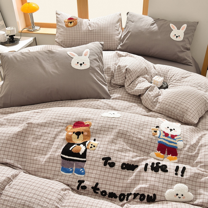 91家纺网 家纺一手货源 找家纺 炫拼家纺 2026新款多巴胺系列A类全棉40支水洗棉卡通毛巾绣四件套 多巴胺-快乐伙伴