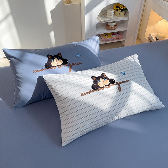 91家纺网 家纺一手货源 找家纺 炫拼家纺 2026新款多巴胺系列A类全棉40支水洗棉卡通毛巾绣四件套 多巴胺一咖啡猫