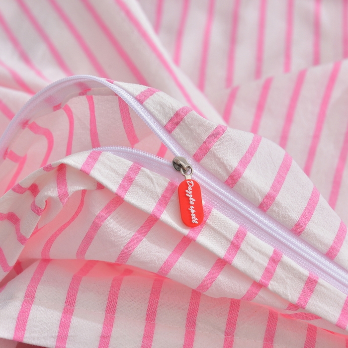 91家纺网 家纺一手货源 找家纺 炫拼家纺 2026新款多巴胺系列A类全棉40支水洗棉卡通毛巾绣四件套 多巴胺-小黑熊