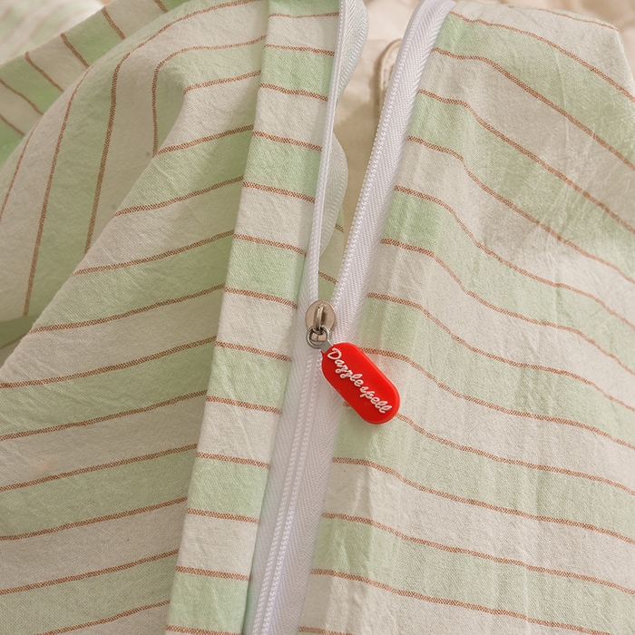 91家纺网 家纺一手货源 找家纺 炫拼家纺 2026新款多巴胺系列A类全棉40支水洗棉卡通毛巾绣四件套 多巴胺-惬意时光