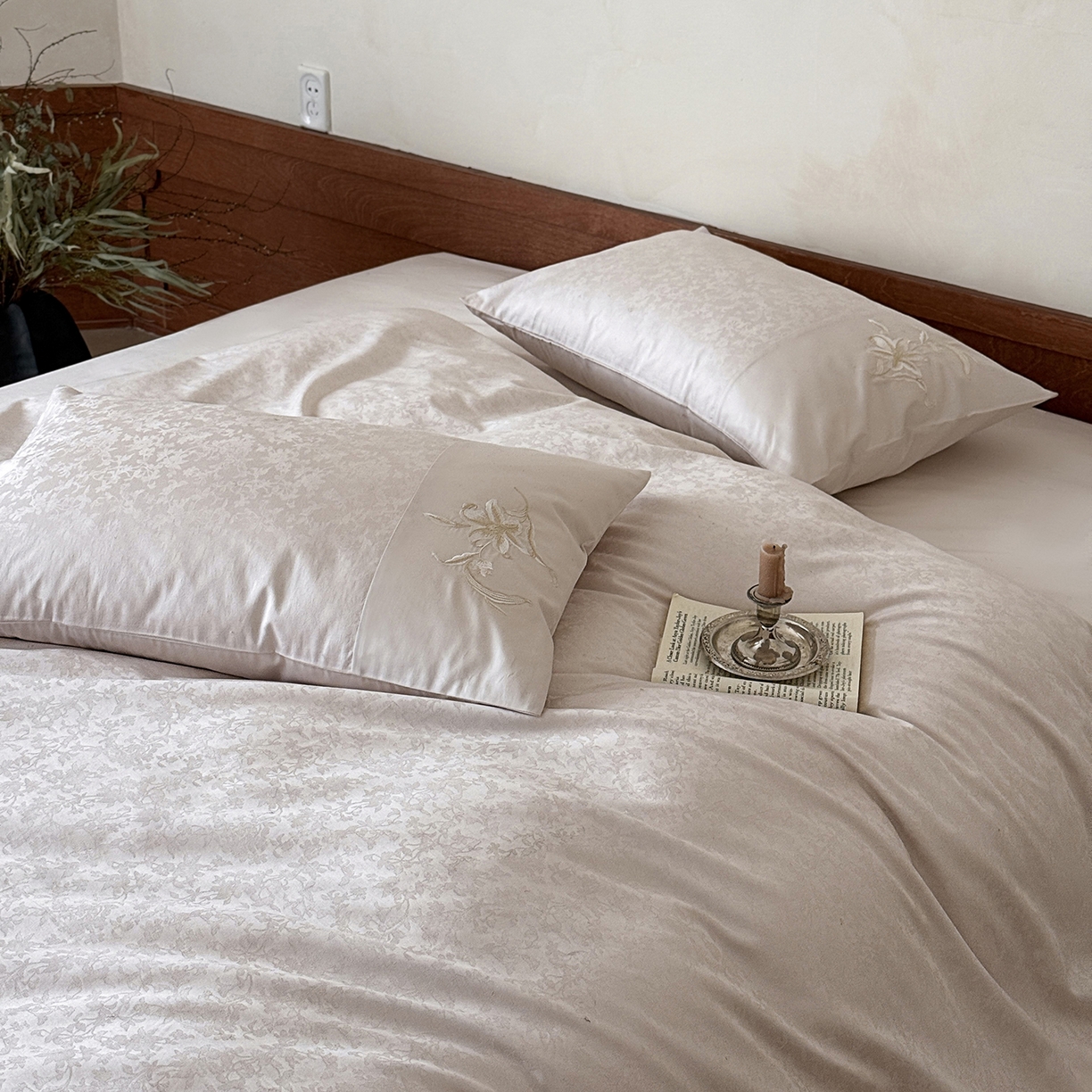 91家纺网 家纺一手货源 找家纺 （总）鹿班家居 2026春季新品100S长绒棉提花刺绣系列四件套-兰心幽怀（标准会员-20元）