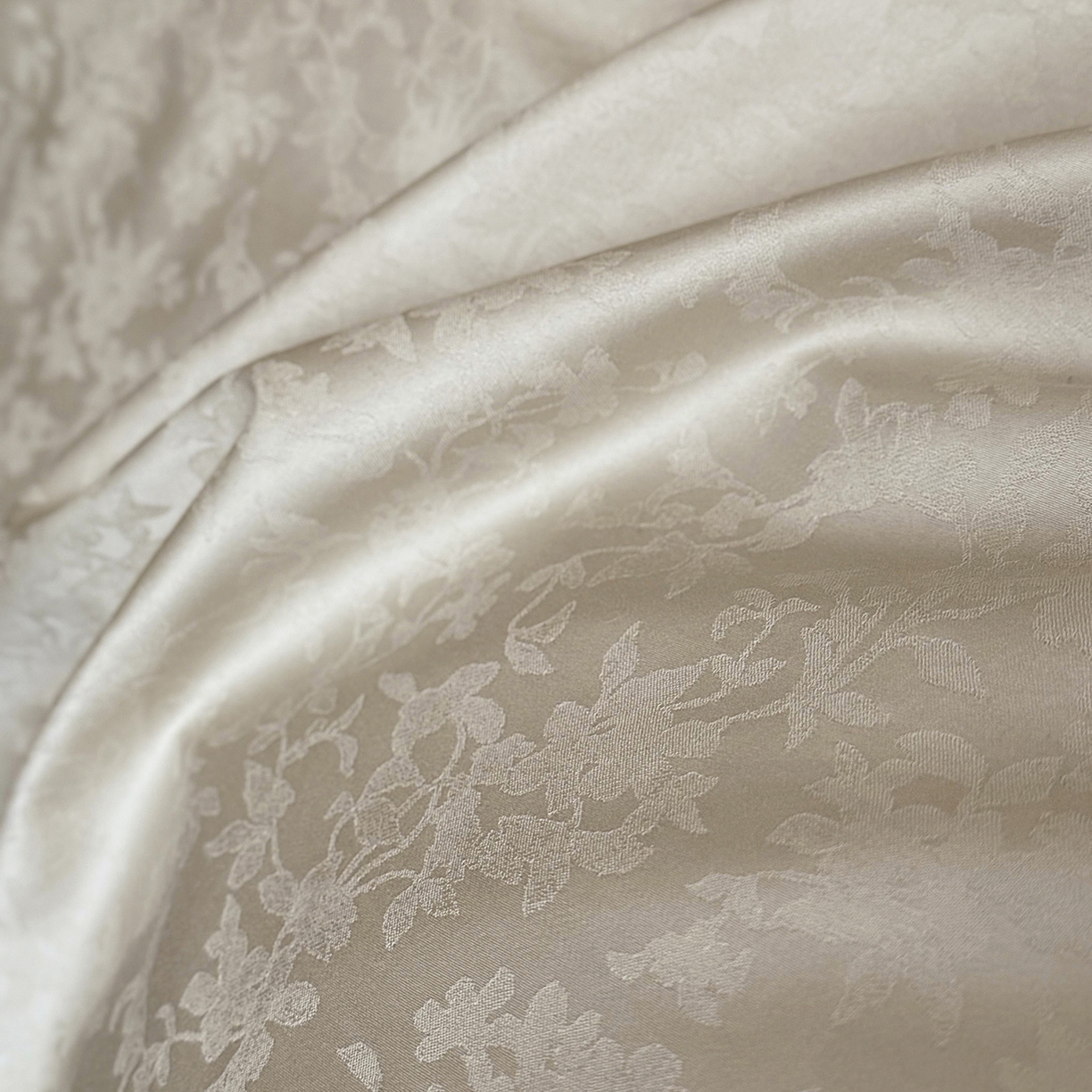 91家纺网 家纺一手货源 找家纺 鹿班家居 2026春季新品100S长绒棉提花刺绣系列四件套-兰心幽怀（标准会员-20元） 兰心幽怀-玉色