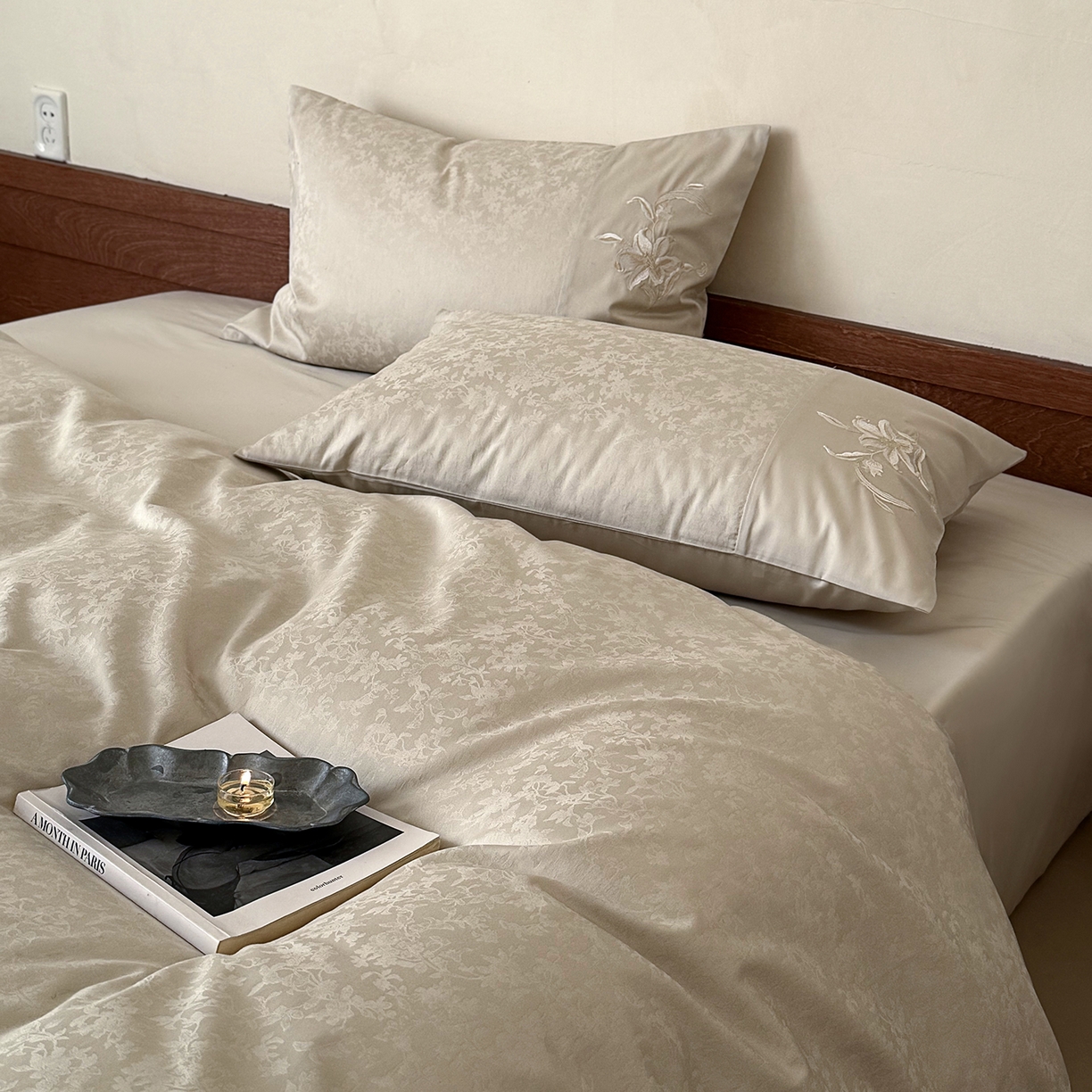 91家纺网 家纺一手货源 找家纺 鹿班家居 2026春季新品100S长绒棉提花刺绣系列四件套-兰心幽怀（标准会员-20元） 兰心幽怀-玉色