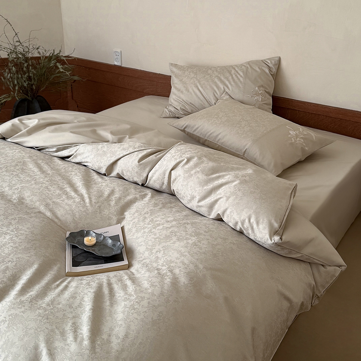 91家纺网 家纺一手货源 找家纺 鹿班家居 2026春季新品100S长绒棉提花刺绣系列四件套-兰心幽怀（标准会员-20元） 兰心幽怀-玉色