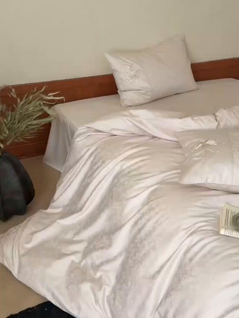 91家纺网 家纺一手货源 找家纺 鹿班家居 2026春季新品100S长绒棉提花刺绣系列四件套-兰心幽怀（标准会员-20元） 兰心幽怀-粉色