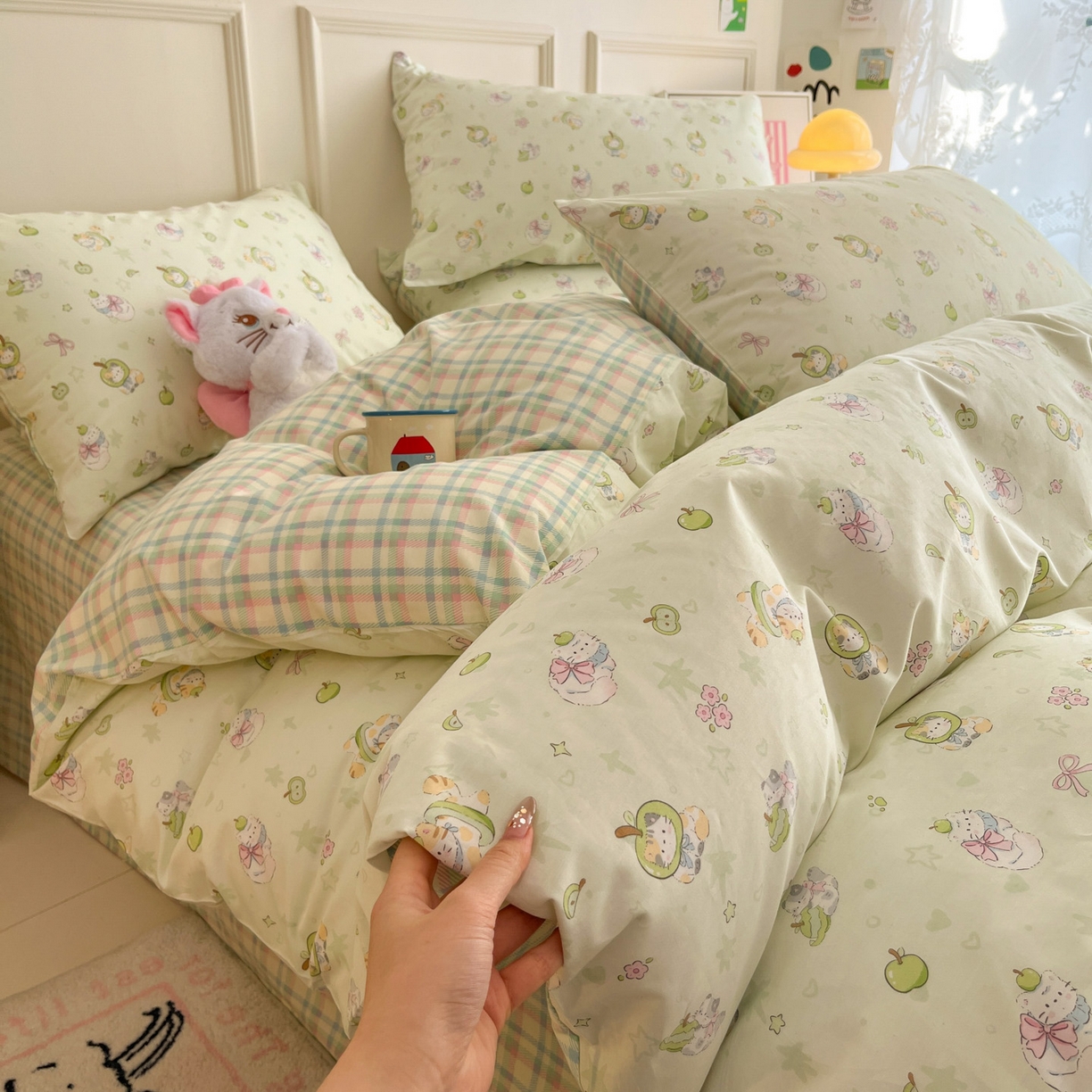 91家纺网 家纺一手货源 找家纺 西引力 2026新款40支全棉斜纹印花单枕套 绿苹果猫猫