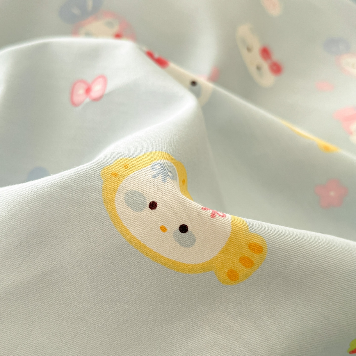 91家纺网 家纺一手货源 找家纺 西引力 2026新款40支全棉斜纹印花单枕套 糖果猫-蓝