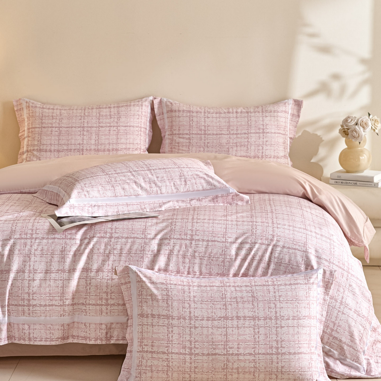 91家纺网 家纺一手货源 找家纺 新方向2026春夏新款数码印花50s双股全棉纯棉贡缎长绒棉四件套-怦然心动（控价 标准328元 加大348元） 怦然心动-蔷薇粉