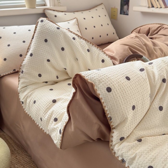 91家纺网 家纺一手货源 找家纺 典曼家纺 2026新款A类全棉华夫格提花贝壳边四件套 卡布-白