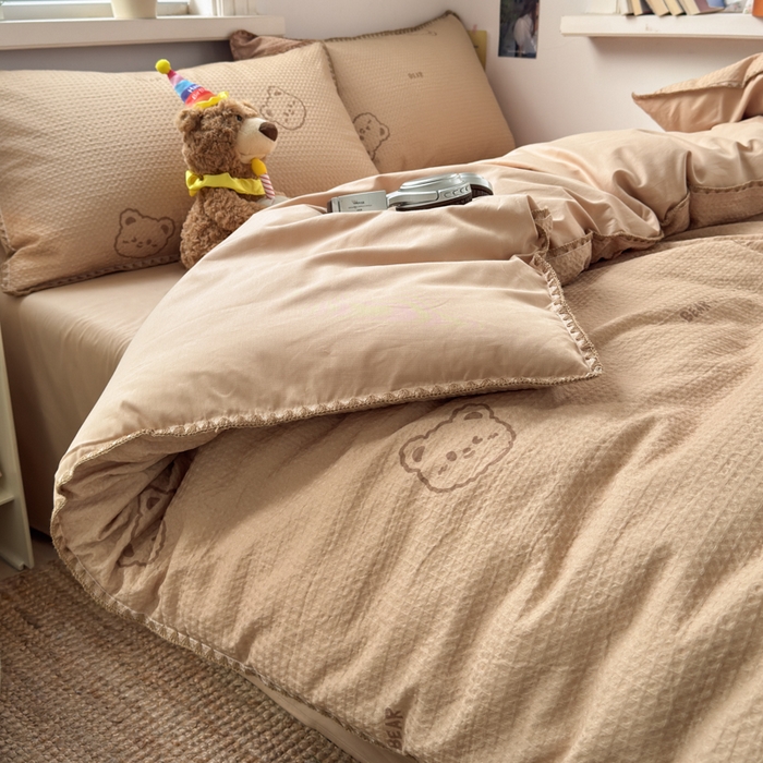 91家纺网 家纺一手货源 找家纺 典曼家纺 2026新款A类全棉华夫格提花贝壳边四件套 萌动时光-咖