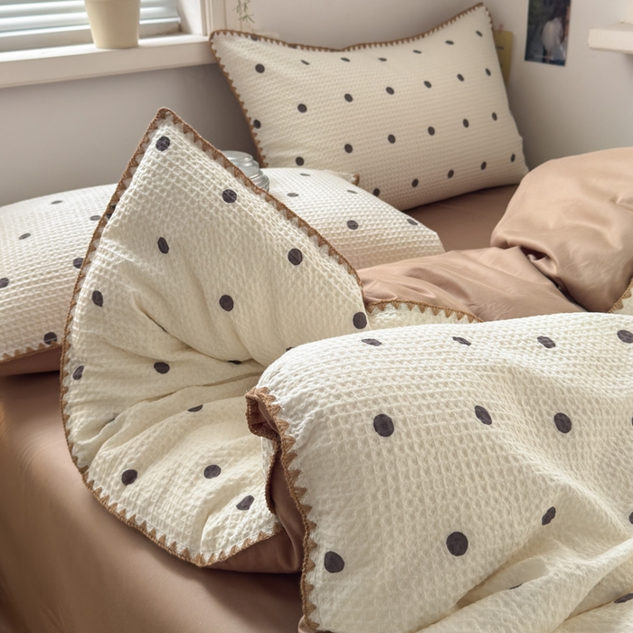 91家纺网 家纺一手货源 找家纺 典曼家纺 2026新款A类全棉华夫格提花贝壳边四件套 卡布-白