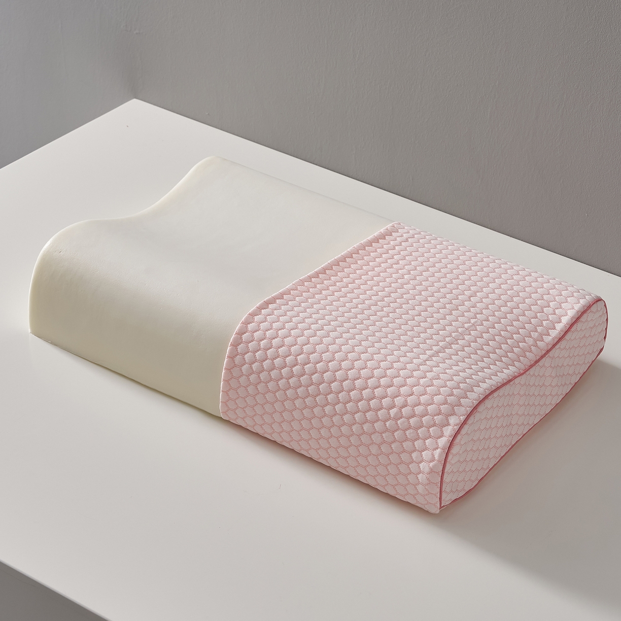 91家纺网 家纺一手货源 找家纺 乐可 2026新款慢回弹曲线水立方太空记忆枕枕头枕芯 水立方记忆枕-粉