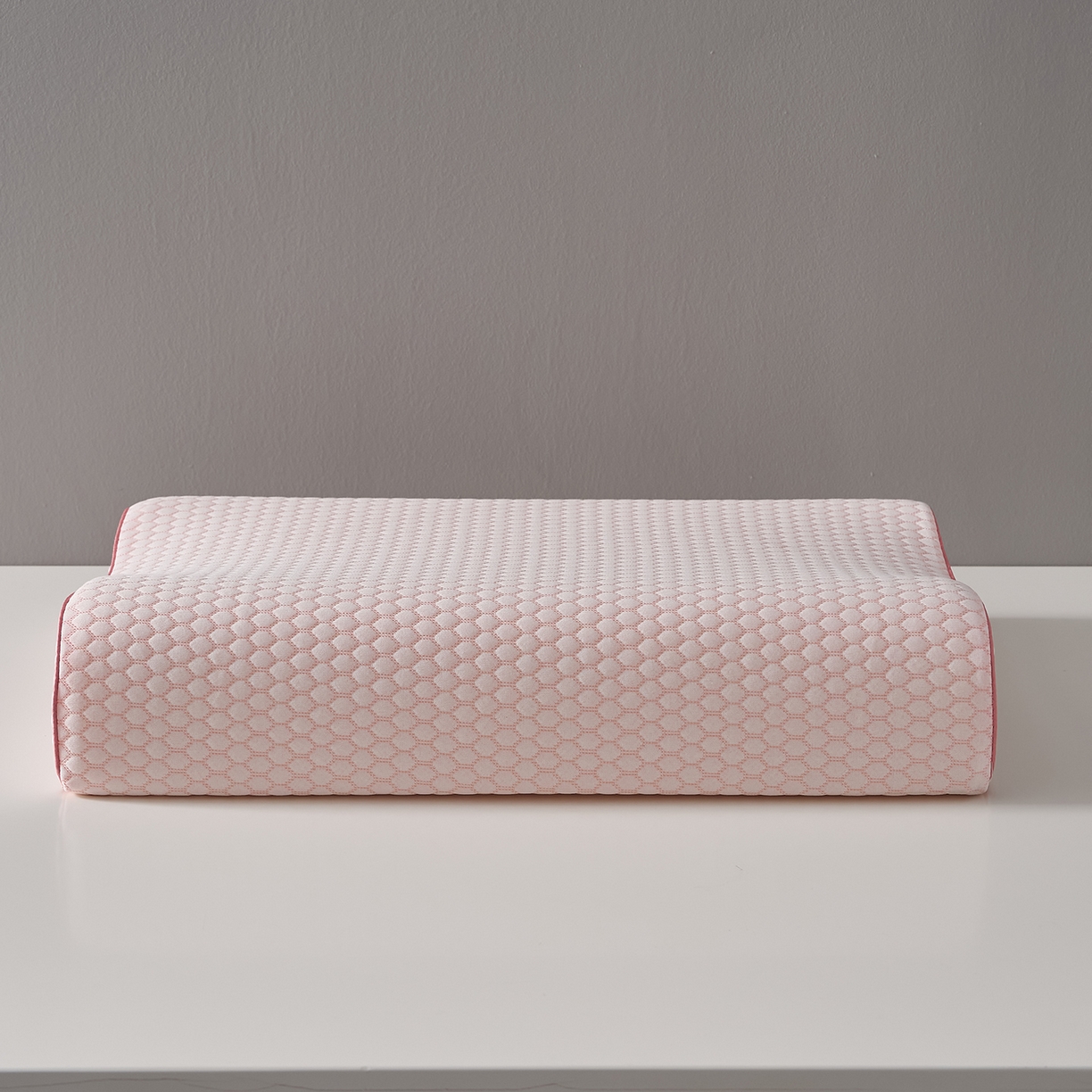 91家纺网 家纺一手货源 找家纺 乐可 2026新款慢回弹曲线水立方太空记忆枕枕头枕芯 水立方记忆枕-粉