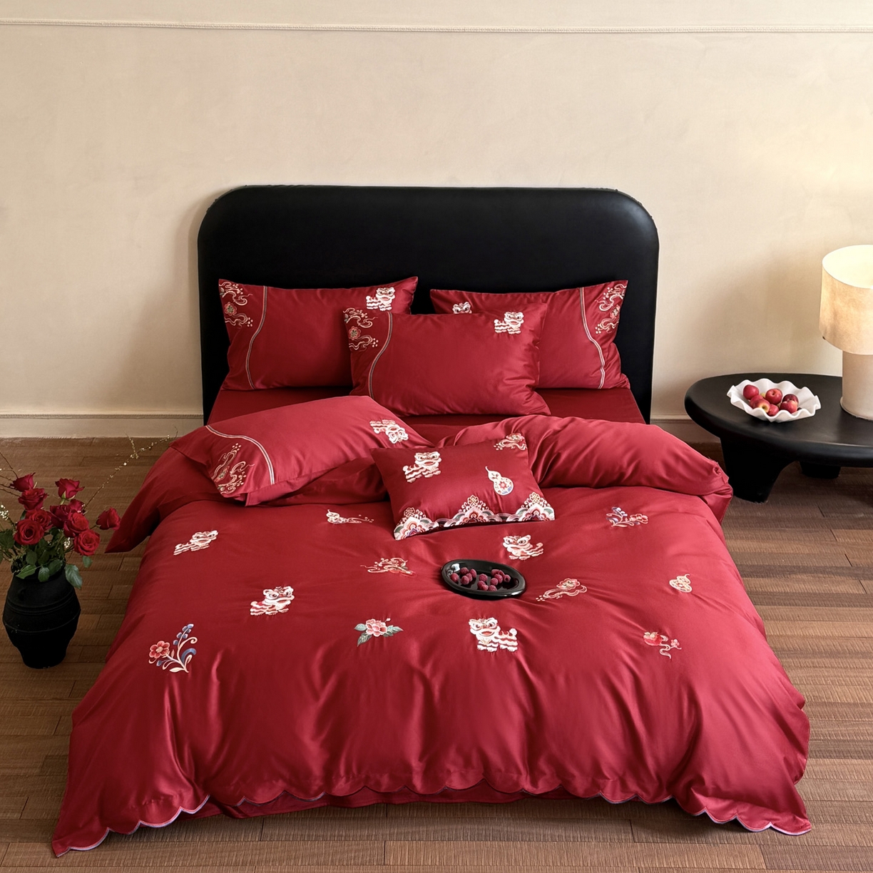 91家纺网 家纺一手货源 找家纺 （总）爱缦 2026新款100S全棉CR工艺极简轻奢刺绣四件套-福纳醒狮（券后控价：标准378，大号398）