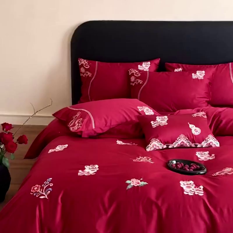 91家纺网 家纺一手货源 找家纺 （总）爱缦 2026新款100S全棉CR工艺极简轻奢刺绣四件套-福纳醒狮（券后控价：标准378，大号398）