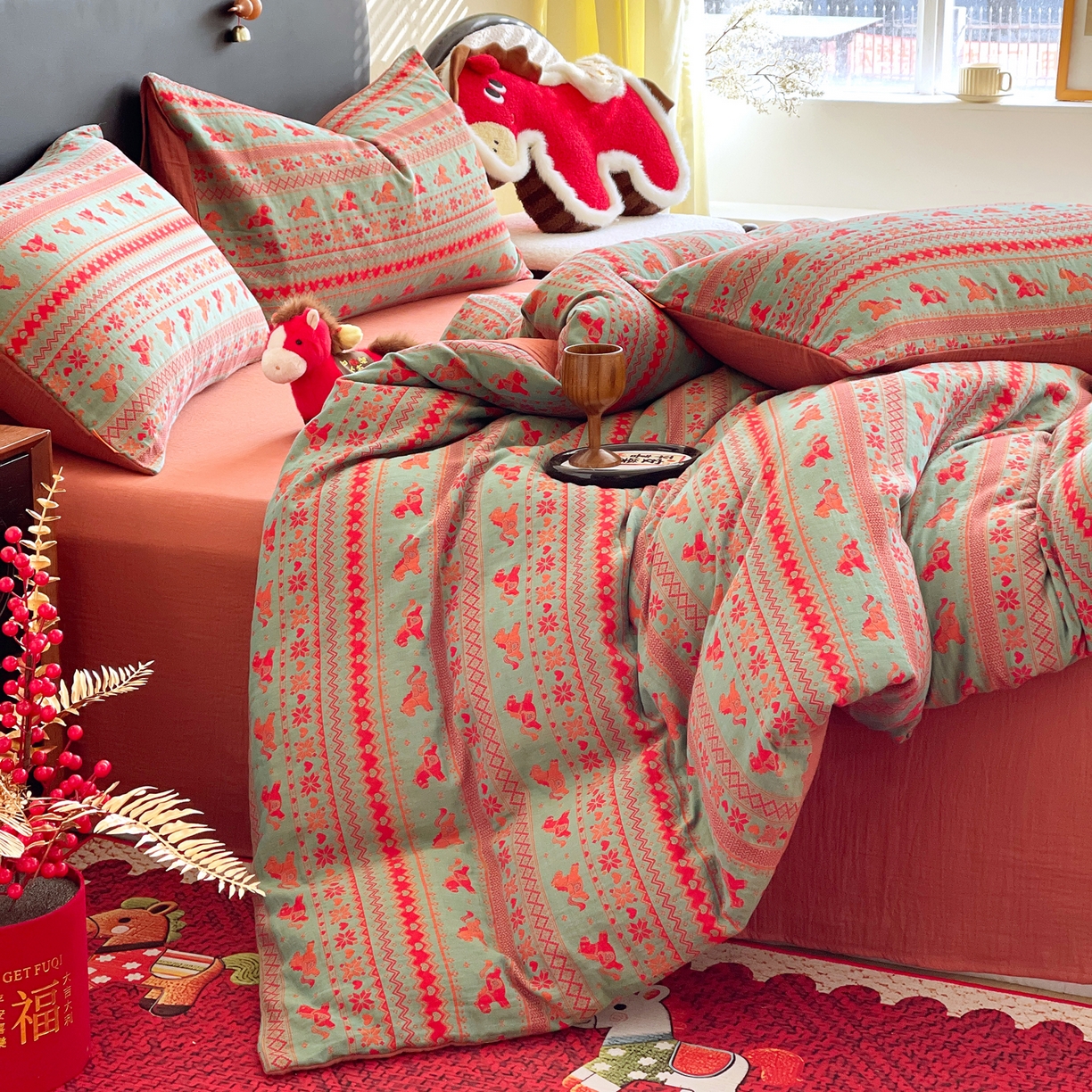 91家纺网 家纺一手货源 找家纺 春皖家纺 2026新款全棉色织双层纱提花百福系列拉链款-四件套 绿绝影