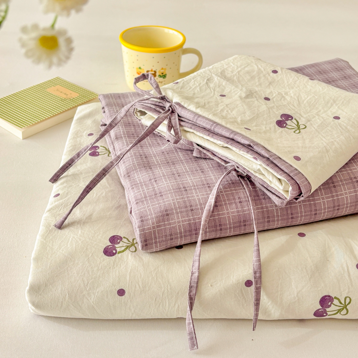 91家纺网 家纺一手货源 找家纺 （总）金梦拉家纺 2026新款小清新绑带格纹碎花系列四件套-花园里系列