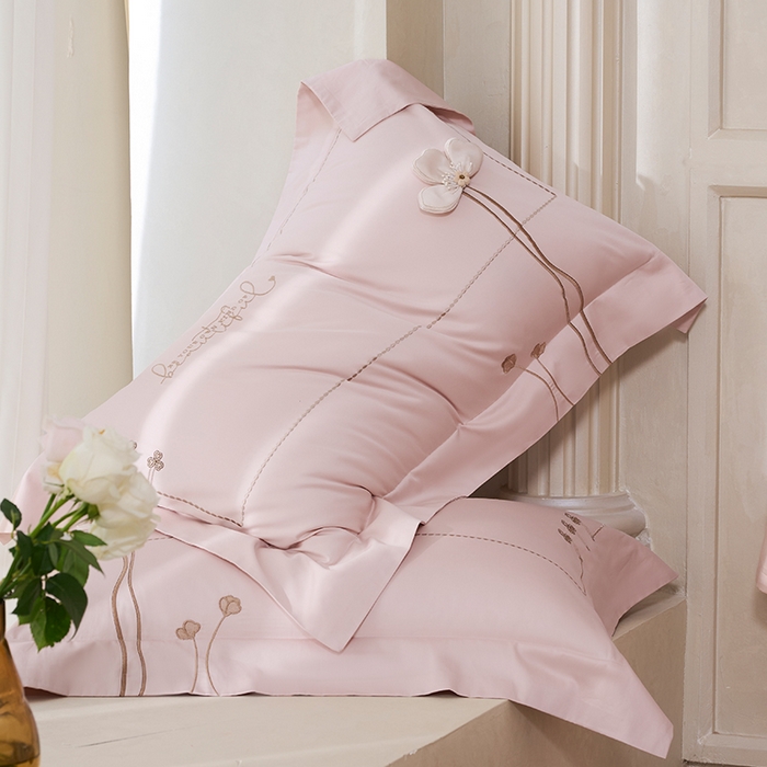 91家纺网 家纺一手货源 找家纺 诗黛尔 2026春夏新款长绒棉刺绣洛薇尔系列四件套（会员-20） 洛薇尔  雅粉金