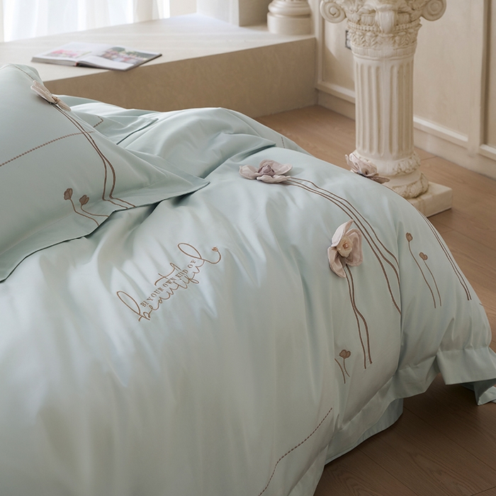 91家纺网 家纺一手货源 找家纺 诗黛尔 2026春夏新款长绒棉刺绣洛薇尔系列四件套（会员-20） 洛薇尔 玛卡蓝