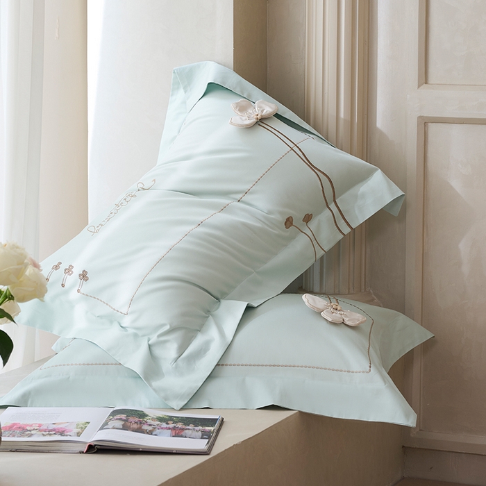 91家纺网 家纺一手货源 找家纺 诗黛尔 2026春夏新款长绒棉刺绣洛薇尔系列四件套（会员-20） 洛薇尔 玛卡蓝