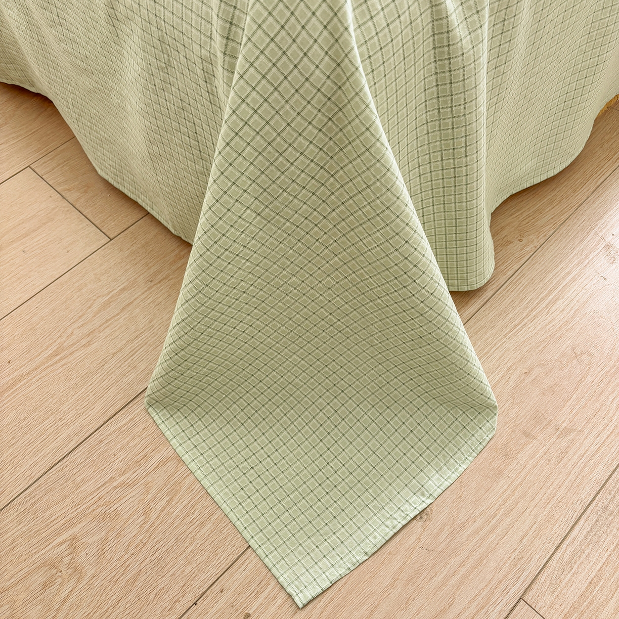 91家纺网 家纺一手货源 找家纺 （总）金梦拉家纺 2026新款小清新绑带格纹碎花系列四件套-花园里系列