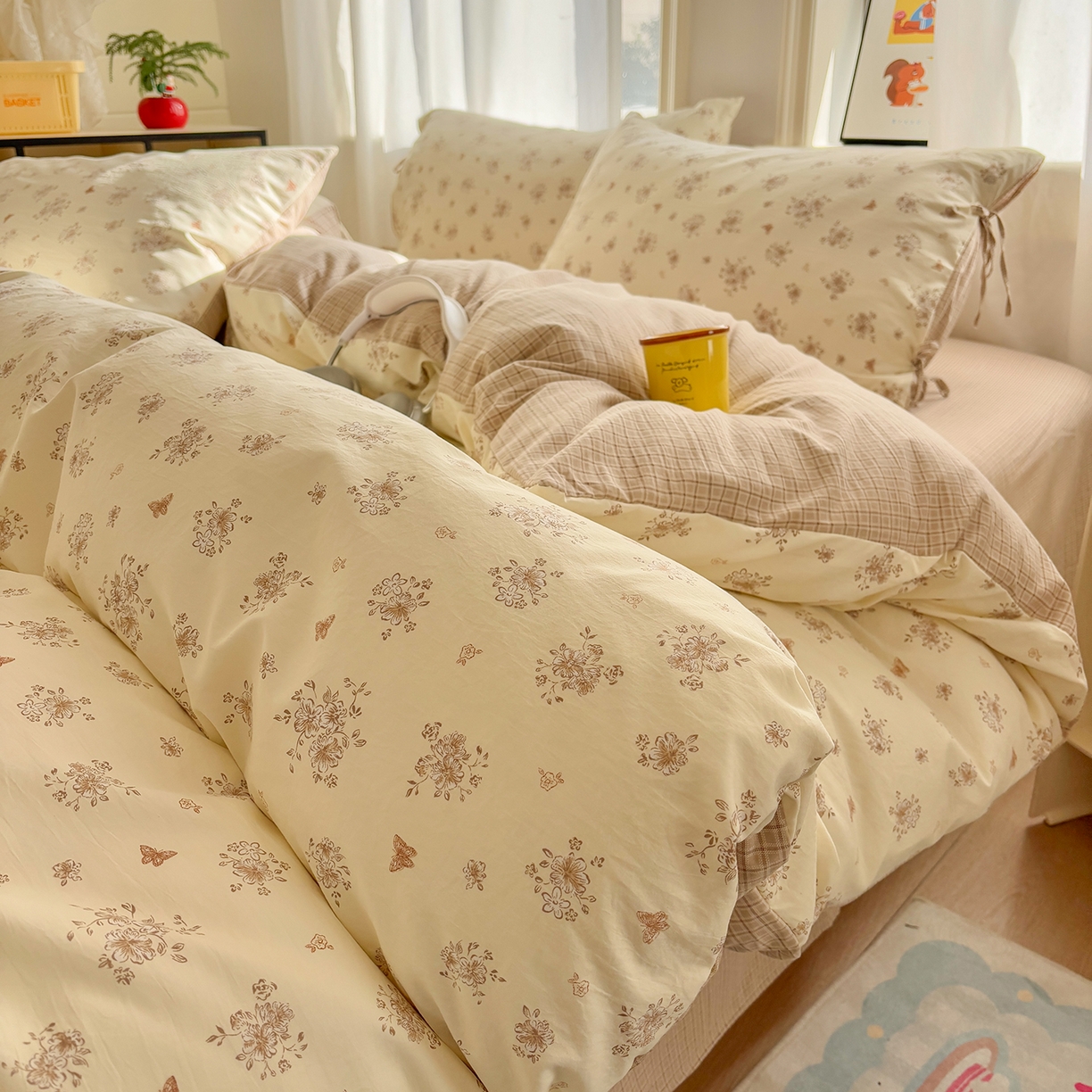 91家纺网 家纺一手货源 找家纺 金梦拉家纺 2026新款小清新绑带格纹碎花系列四件套-花园里系列 花园里-蝶舞