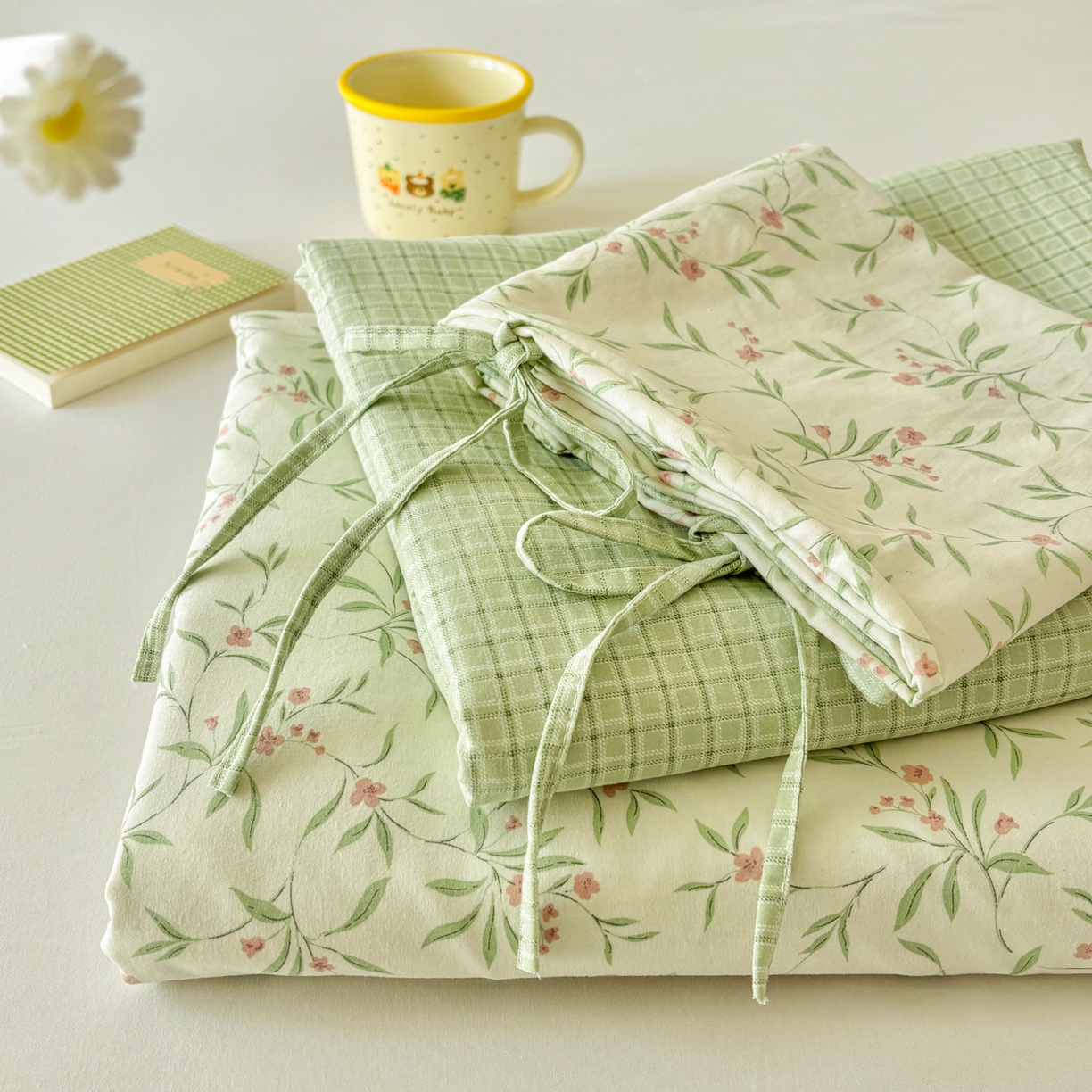 金梦拉家纺 2026新款小清新绑带格纹碎花系列四件套-花园里系列 花园里-清新绿