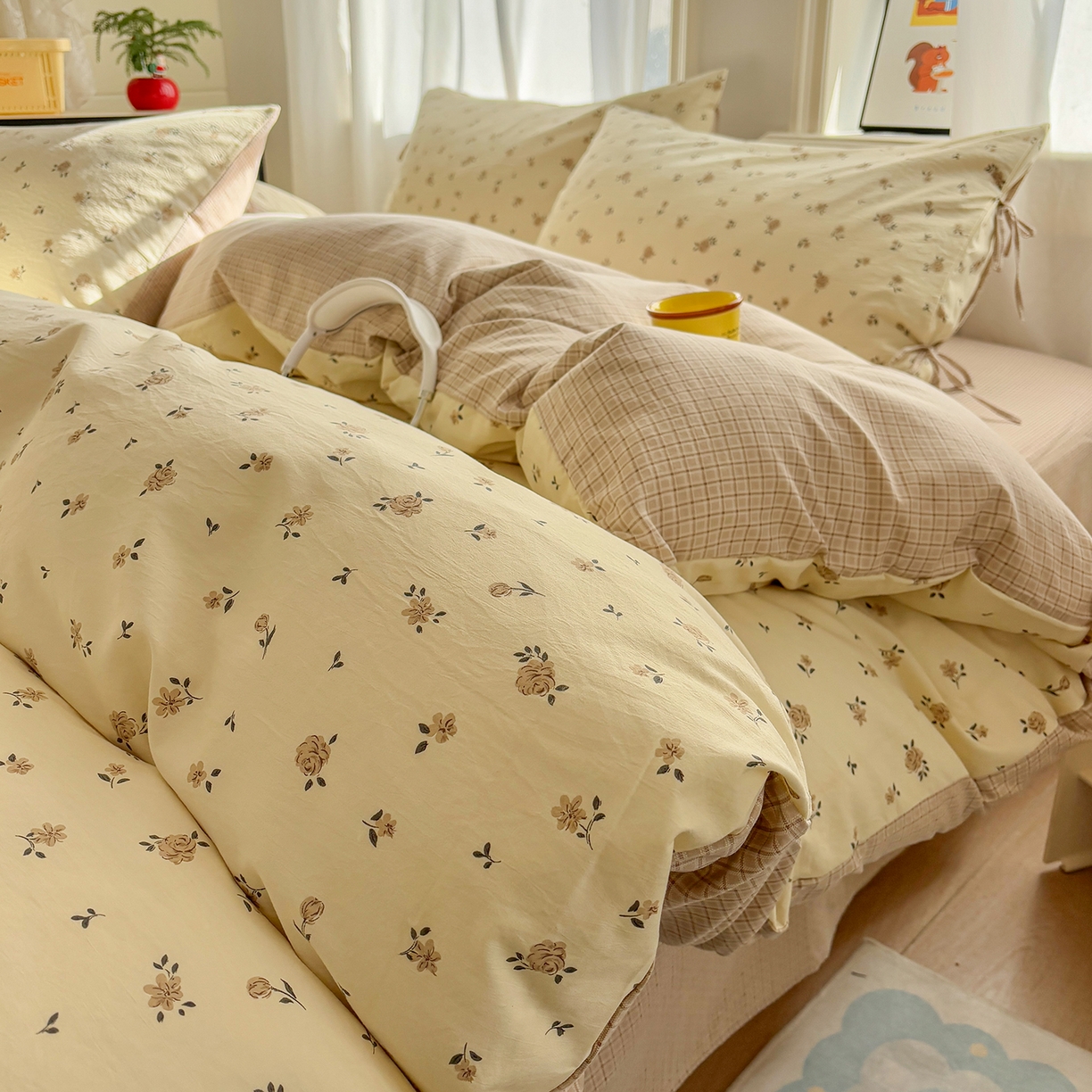 91家纺网 家纺一手货源 找家纺 金梦拉家纺 2026新款小清新绑带格纹碎花系列四件套-花园里系列 花园里-觅棠