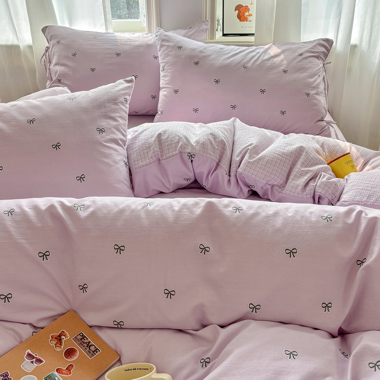 91家纺网 家纺一手货源 找家纺 金梦拉家纺 2026新款小清新绑带格纹碎花系列四件套-花园里系列 花园里-紫色蝴蝶结