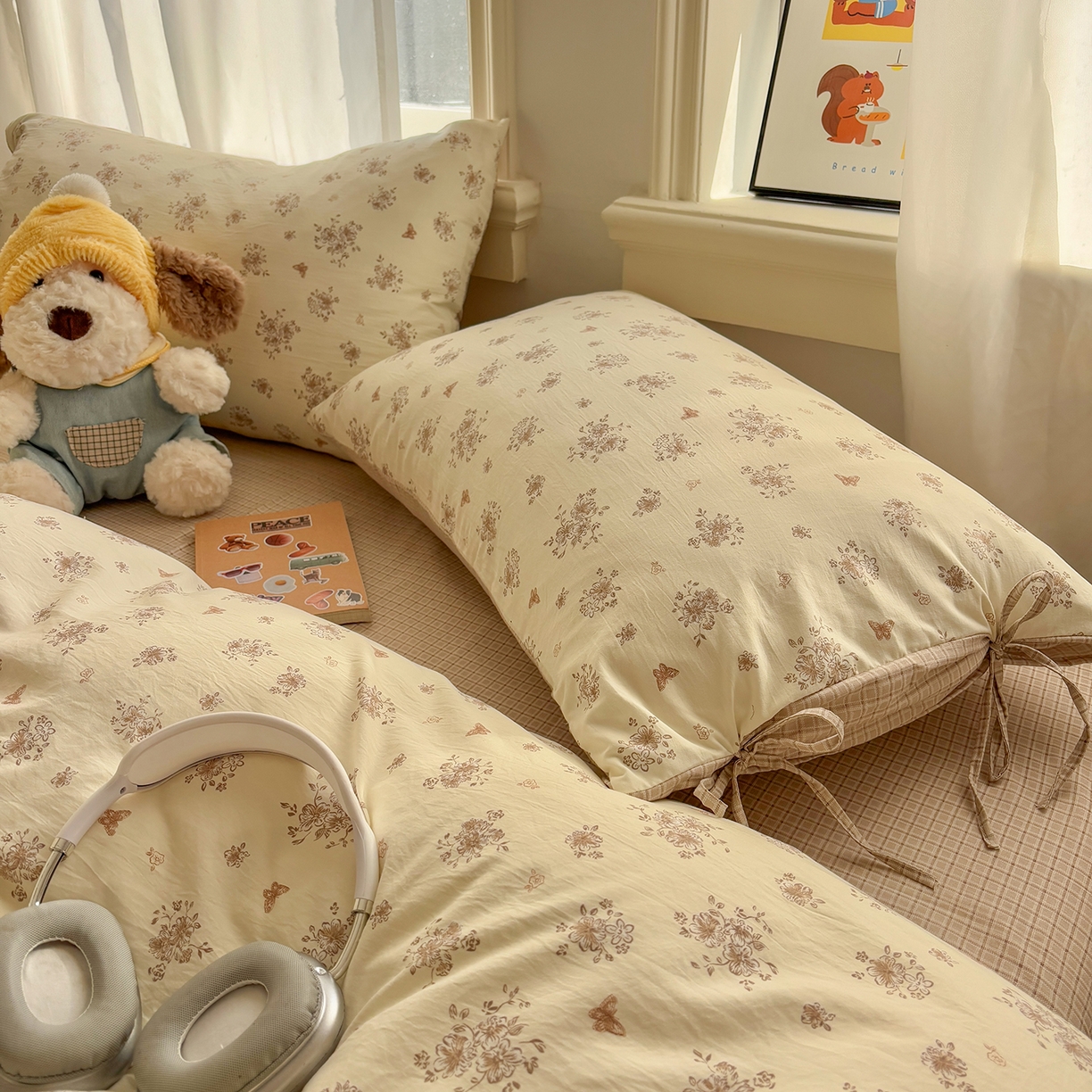 91家纺网 家纺一手货源 找家纺 金梦拉家纺 2026新款小清新绑带格纹碎花系列四件套-花园里系列 花园里-蝶舞