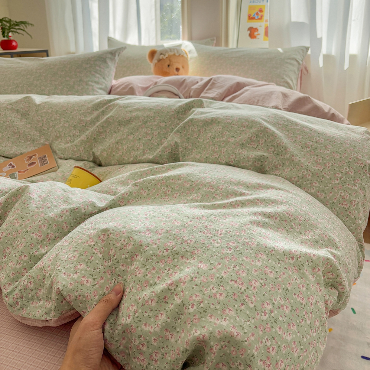 91家纺网 家纺一手货源 找家纺 金梦拉家纺 2026新款小清新绑带格纹碎花系列四件套-花园里系列 花园里-翠微花开