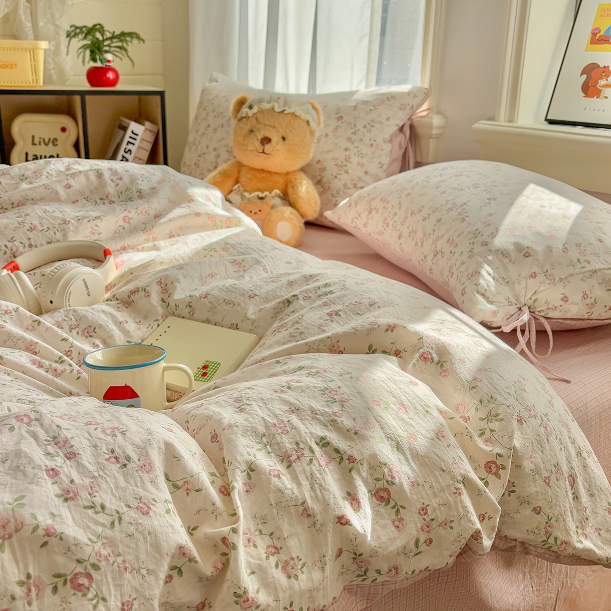 91家纺网 家纺一手货源 找家纺 金梦拉家纺 2026新款小清新绑带格纹碎花系列四件套-花园里系列 花园里-蔷薇花语