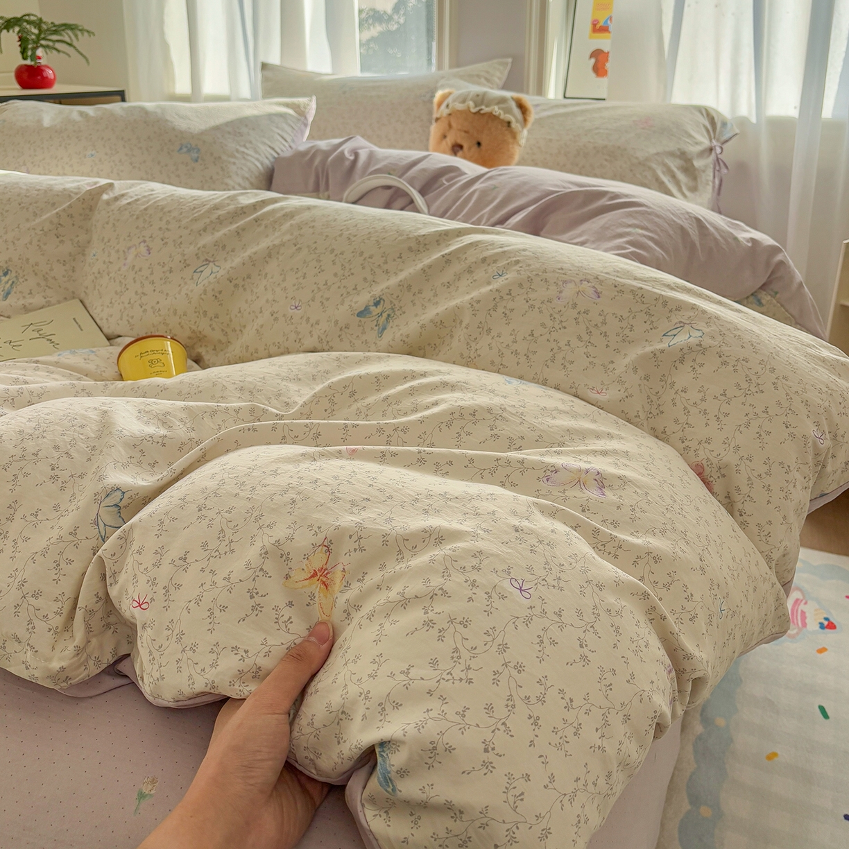 91家纺网 家纺一手货源 找家纺 金梦拉家纺 2026新款小清新绑带格纹碎花系列四件套-花园里系列 花园里-蝶恋花