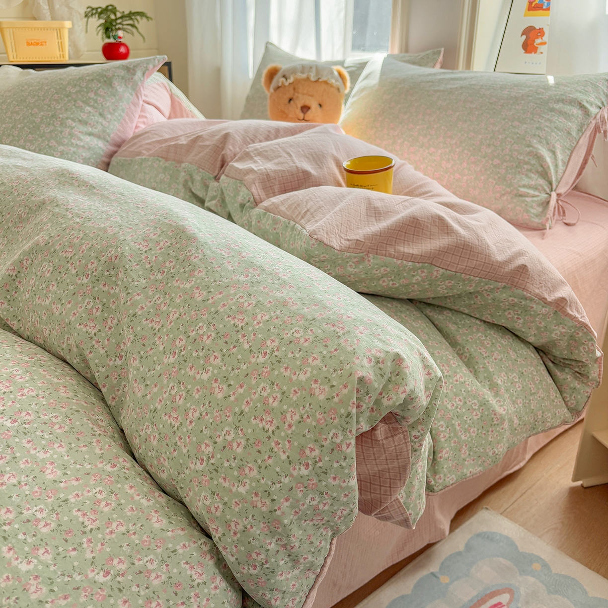 91家纺网 家纺一手货源 找家纺 金梦拉家纺 2026新款小清新绑带格纹碎花系列四件套-花园里系列 花园里-翠微花开