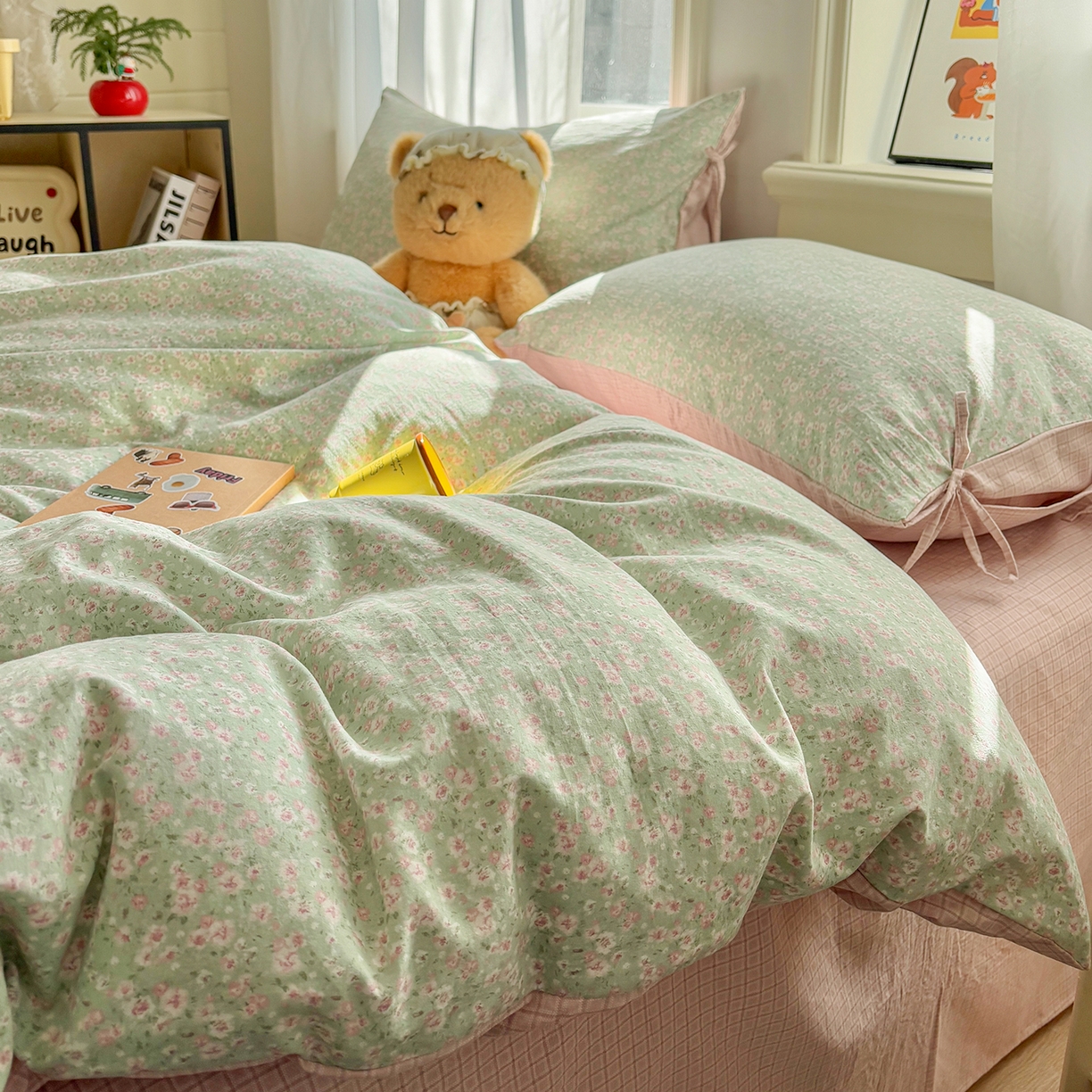 91家纺网 家纺一手货源 找家纺 金梦拉家纺 2026新款小清新绑带格纹碎花系列四件套-花园里系列 花园里-翠微花开