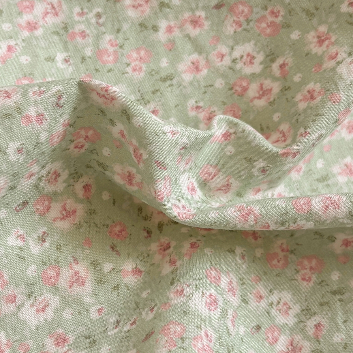 91家纺网 家纺一手货源 找家纺 金梦拉家纺 2026新款小清新绑带格纹碎花系列四件套-花园里系列 花园里-翠微花开