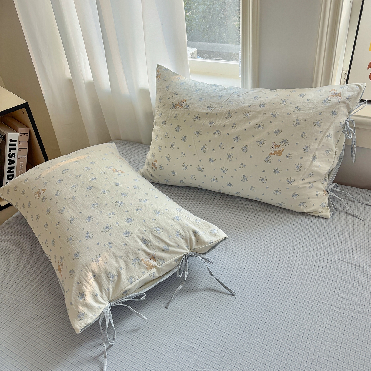 91家纺网 家纺一手货源 找家纺 金梦拉家纺 2026新款小清新绑带格纹碎花系列四件套-花园里系列 花园里-碎花小鹿