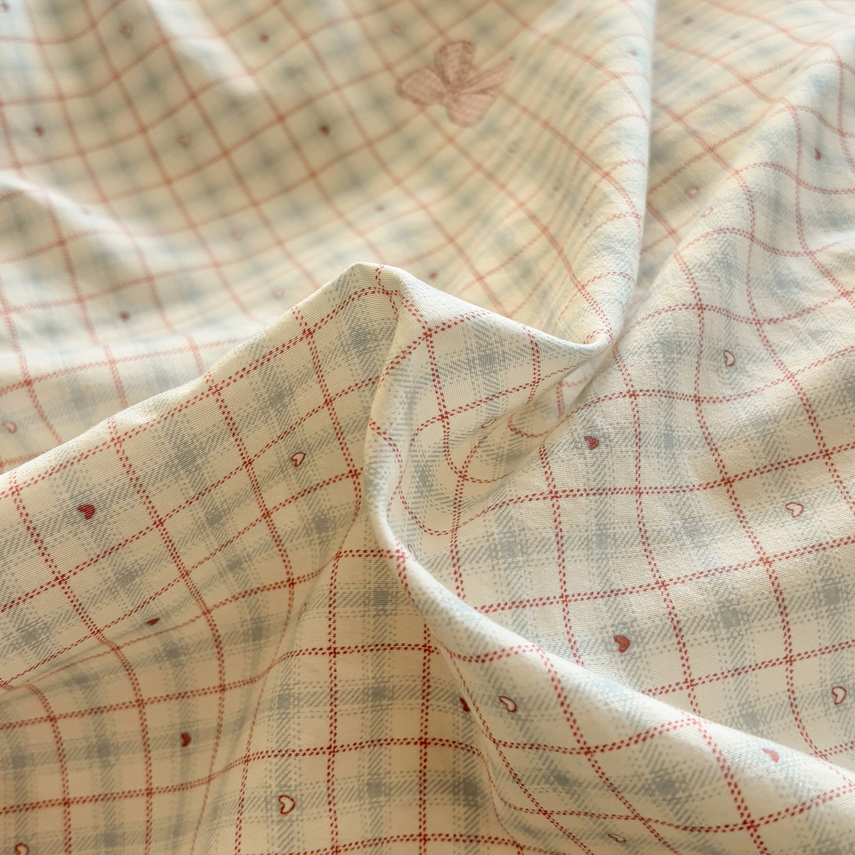 91家纺网 家纺一手货源 找家纺 金梦拉家纺 2026新款小清新绑带格纹碎花系列四件套-花园里系列 花园里-蝴蝶结