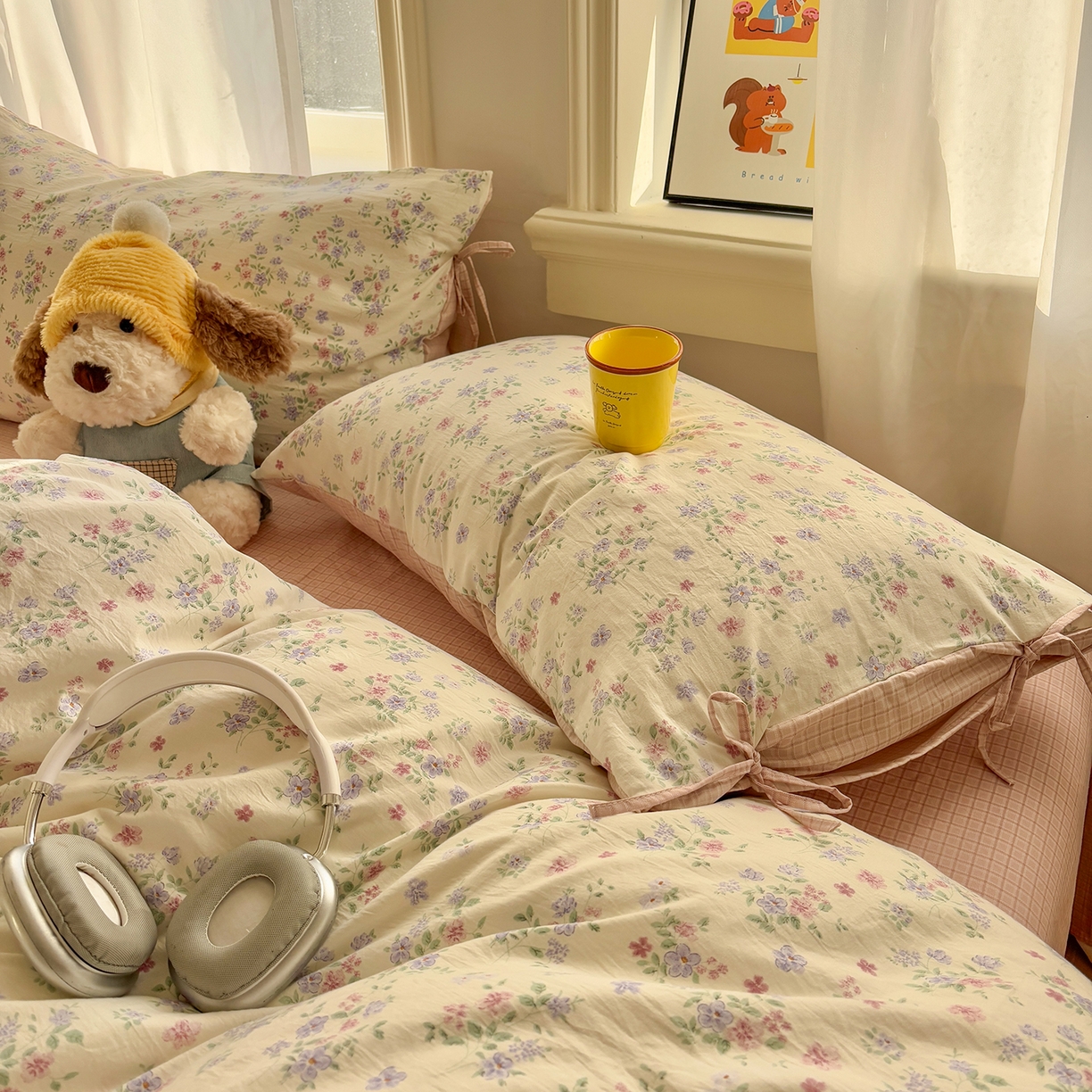 91家纺网 家纺一手货源 找家纺 金梦拉家纺 2026新款小清新绑带格纹碎花系列四件套-花园里系列 花园里-芳菲粉